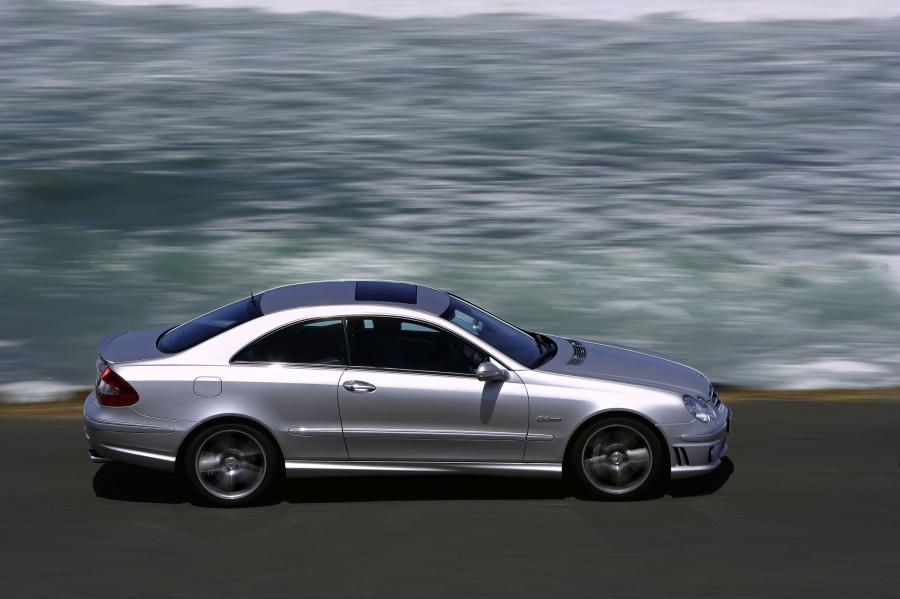  Mercedes-Benz CLK63 AMG 2007 года  (фото 15 из 20)